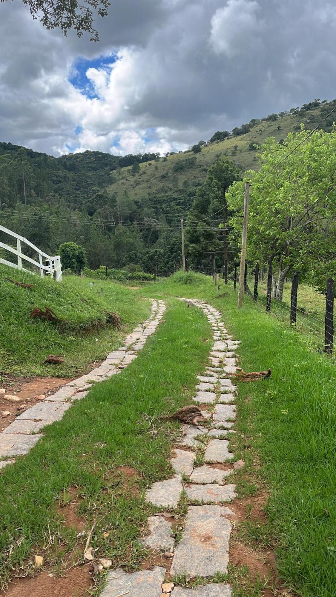 Pousada Pedra Da Mata Chales Na Montanha Munhoz Экстерьер фото